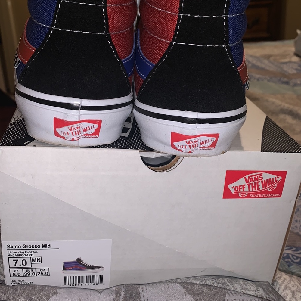 Vans - Picture 4 of 6